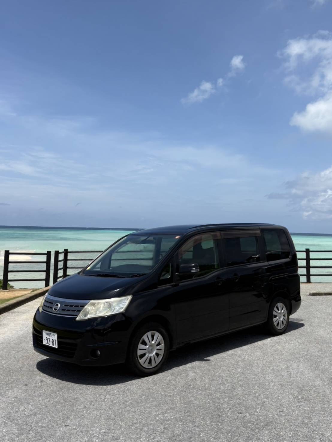 日産　セレナ【ブラック】